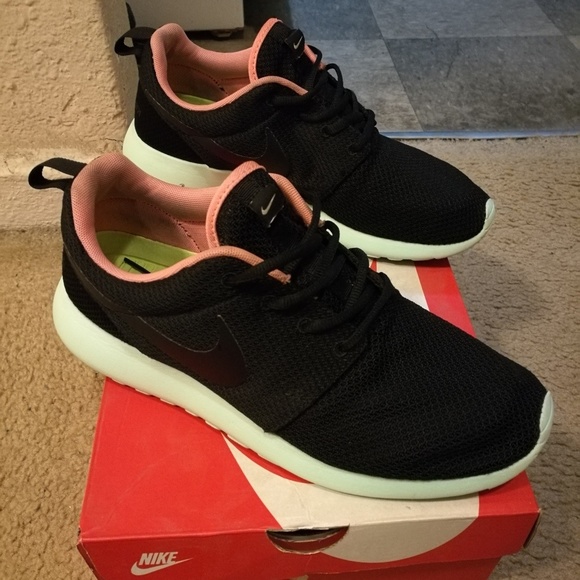 nike roshe run yeezy